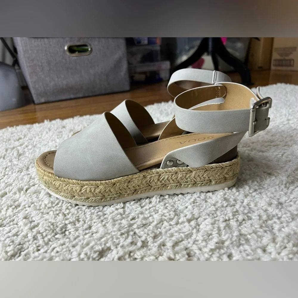 Soda women gray
